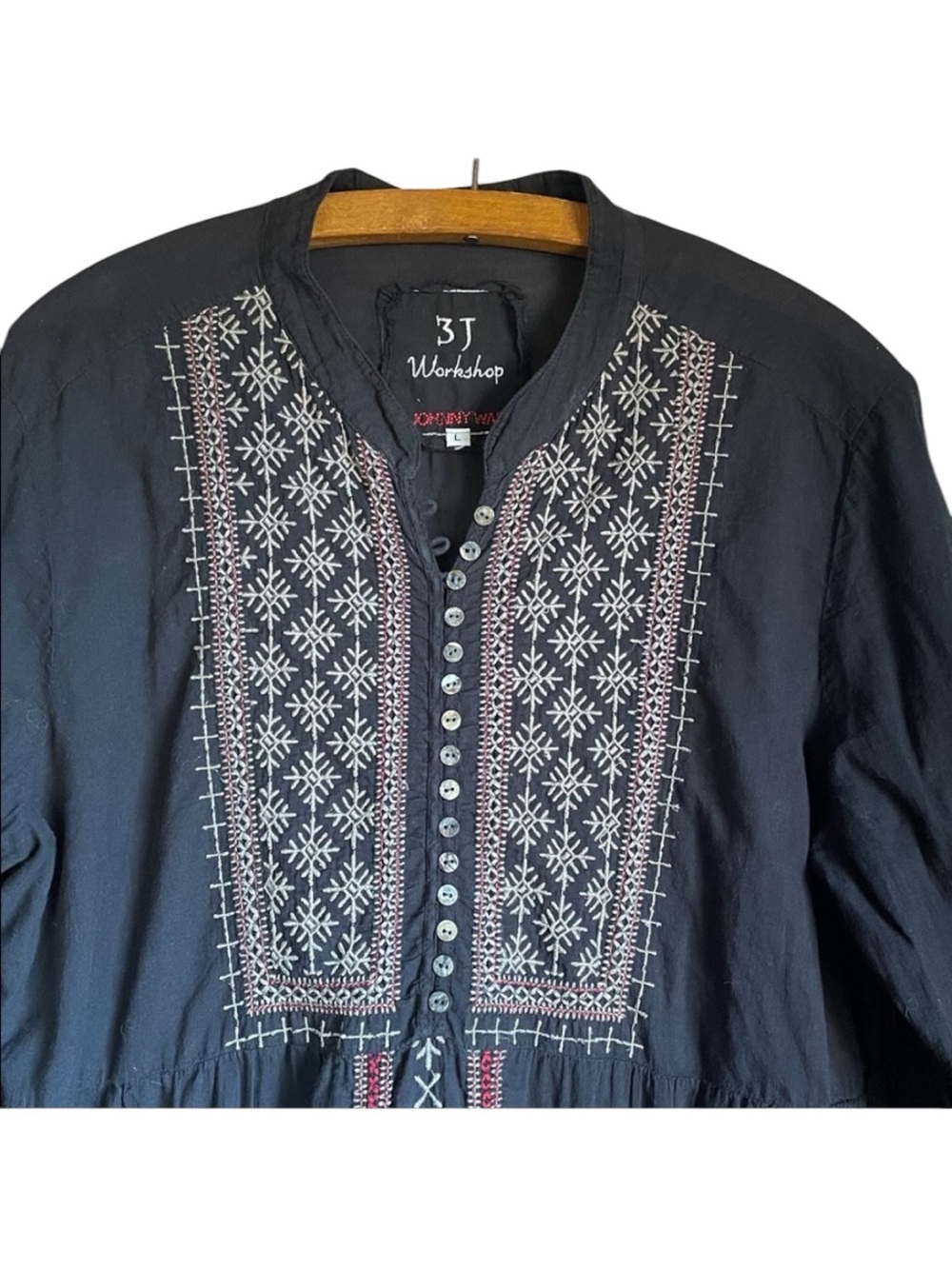 Johnny Was 3J Workshop Embroidered Cotton Peasant Tunic Top Navy Floral Size L - Picture 3 of 10